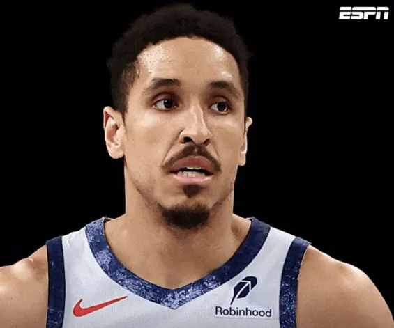 布罗格登上赛季仅出战24场，场均可以得到12.7分4.1助3.8板