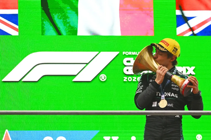 F1直播-23万人次与新5载周期,F1中国大奖赛的商业进化逻辑|上海|揭幕战|车队|赛车|车手_新浪体育_新浪新闻